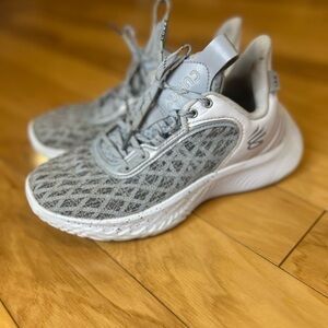 Under Armour Curry Flow 9 Team White Mod Grey Basketball Shoes Men 6 / Women 7.5